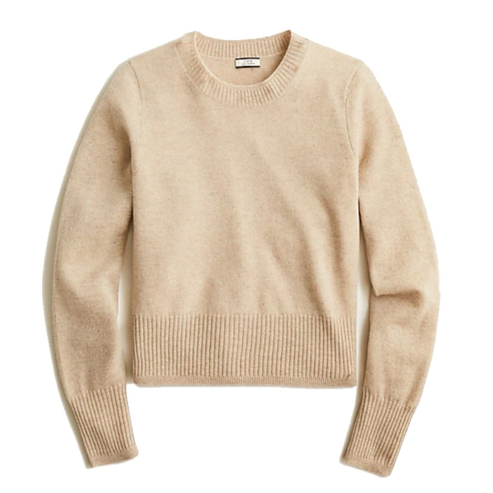 • Shrunken cashmere sweater